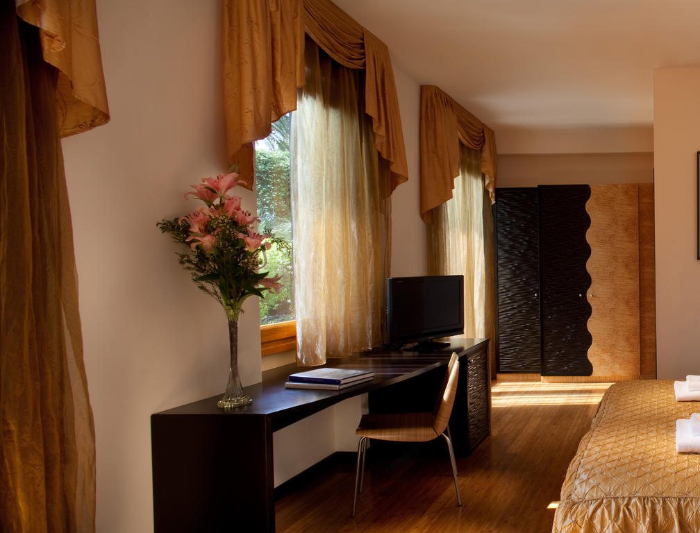 Hotel Villa Giulia Gargnano Quarto foto